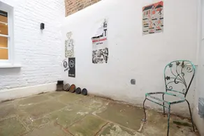 1 Bedroom Flat In Kensington - Image 3