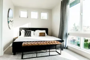 Sky Mark Lux 2 - Seattle's Best Modern 3BD HomeTel - Image 2