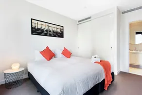 Modern Apartment - Southbank - Image 3