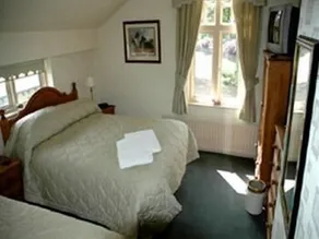 Meadowcroft Guest House - Image 3
