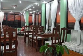 Hotel Mount Everest - Image 5