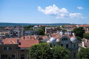 Sunny Apartment in the Centre of Varna - Image 3