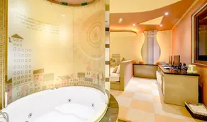 Hyu Hotel - Image 2