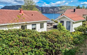 Beautiful Home in Farsund With Wifi and 6 Bedrooms - Image 3