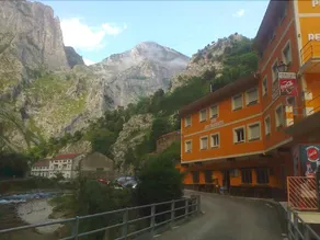 Hostal Poncebos - Image 2