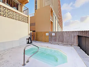 2br Oceanfront  W/ Balcony 2 Bedroom Condo - Image 4