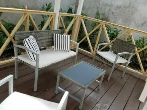 The Discovery Bay Lux Apartment - Image 4