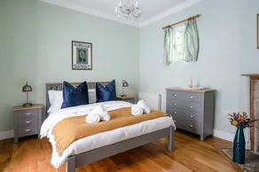 The Brock Street Bolt Hole - Image 2