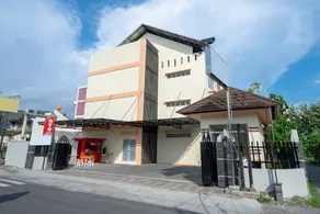 OYO 2432 Malioboro Upy Best Prime - Image 5