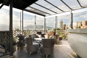 Ultra Luxury 2 Bed Loft in Lleras - Image 4