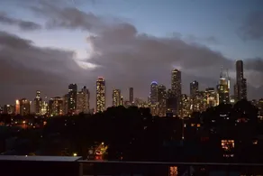 South Melb Apartment Wifi City Views - Image 4