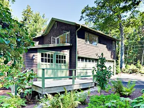 Renovated Juniper Point 3br W/ Wraparound Deck 3 Bedroom Home - Image 3