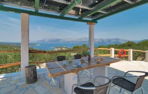 Awesome Home in Povlja With 2 Bedrooms, Outdoor Swimming Pool and Heated Swimming Pool - Image 4