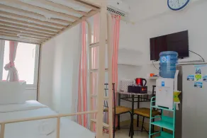 Green Bay Pluit Studio Apartment with 2 Single Beds by Travelio - Image 4