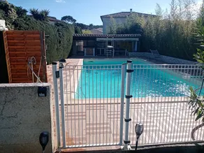 Maison de Vacances les Pins piscine chauffee - Image 5