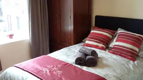 2 Bed Apartment in the West End - Image 5