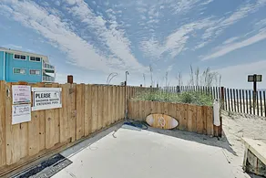 New Listing! Oceanfront W/ Balcony & Pool 1 Bedroom Condo - Image 3