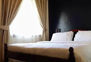 Jolly Court Hotel - Image 2