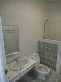 Pranee Guesthouse - Image 5