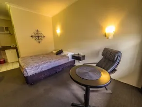 Casino Motor Inn - Image 2