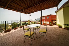 Capital O Hotel Villa Esperanza - Image 5
