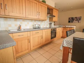 Broadwood House - Image 3