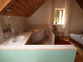 Charming Farmhouse With Pool and Tennis Court - Image 5
