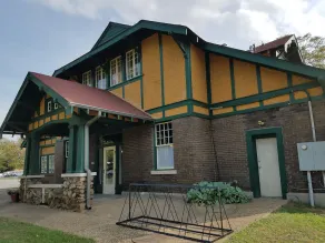 HI Little Rock Firehouse Hostel & Museum - Image 2