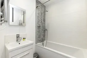 2 Bedroom Town Centre Apartment - Image 5