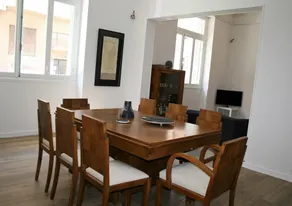 Neoclassical Art House Bhive - Image 4