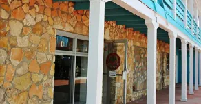 Two Turtles Inn - Image 5