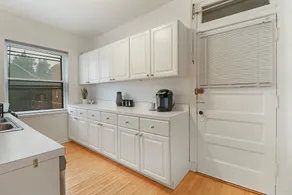 Simple and Roomy 1BR Apt in Evanston - Image 2