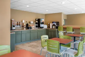 Econo Lodge Inn & Suites Binghamton - Image 5