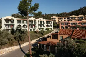 Century Resort Apartments - Image 4