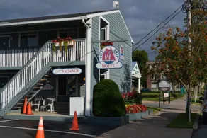 The Ship Motel - Image 4