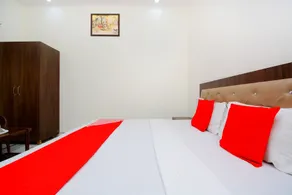 Hotel Red Rose by OYO Rooms - Image 3