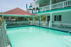 Diamond Villas And Suites - Image 5