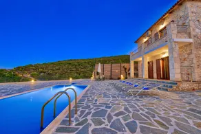 Deluxe II Villa by LeaderStay - Image 4