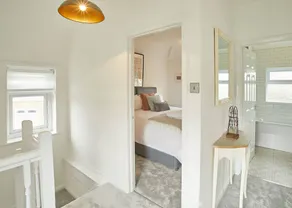 Host & Stay - The Briar - Image 3