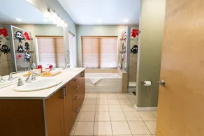 Modern Marvel Luxurious 3BR House in DT - Image 4