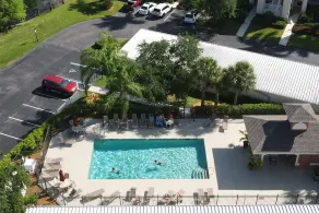 Familienorientierte weiträumige Wohnung mit Whirlpool, Grill und beheiztem Pool | Golfplatzblick - Image 2