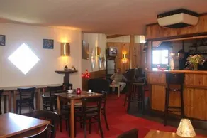 Hotel Les Ecrins - Image 5