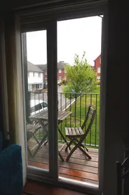Cosy Apartment with Balcony - Image 4
