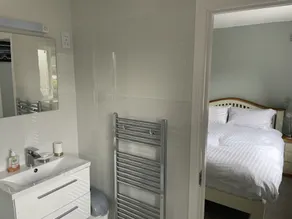 Beaumont Guesthouse - Image 3