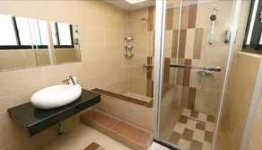 Bollinger Hotel - Image 4