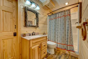Secluded Springs - Dog Friendly | Fish Pond | Hot Tub | Bocce Ball | Shuffleboard | Fire Pit - Image 5