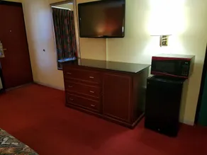Executive Inn - Image 4