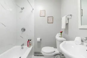 Newly Renovated 1BR Studio Apt - Prime Walk Score - Image 4