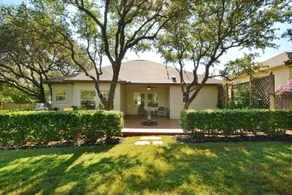 4BR 2BA Cottage at Lake Austin by RedAwning - Image 4