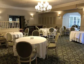 Eaton Hotel - Image 4
